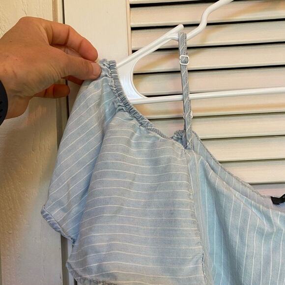 Romeo + Juliet‎ pinstripe cold shoulder mini dress - Picture 5 of 12